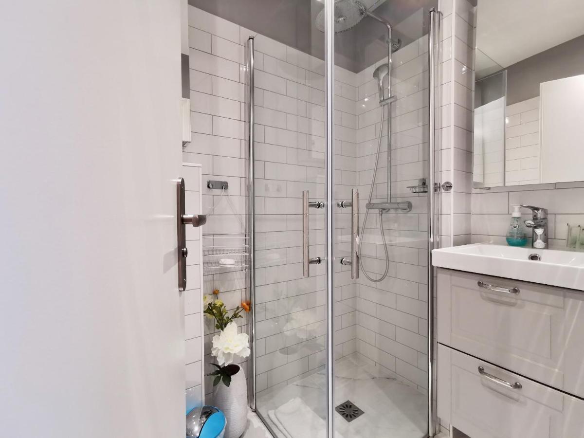 Studio Royal Lux By Booking Guys Apartment Nice Bagian luar foto